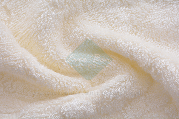 China Bulk Custom Yellow small towel Producer